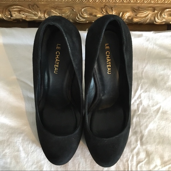 Le Chateau Black Suede Pump - Size 8 - Picture 6 of 6